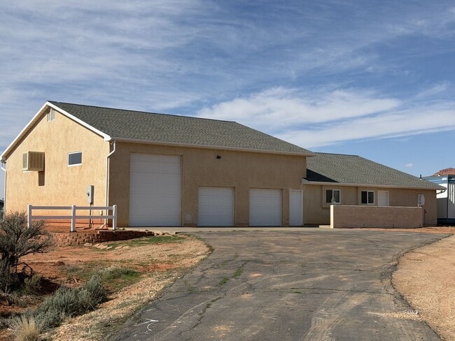 Building Photo - 1220 Monument Rd