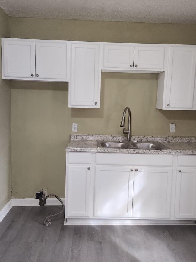 Foto del edificio - 128 Cherryview Ln