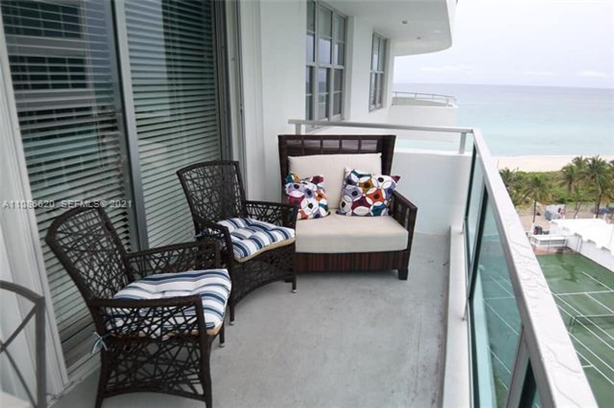 Photo - 5151 Collins Av # 1030 (A11086620)