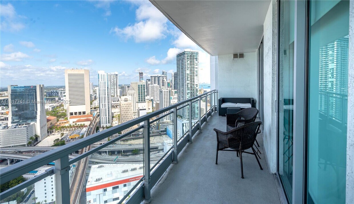Foto principal - 90 SW 3rd St