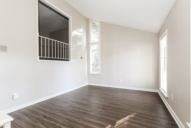 Building Photo - 6405 Beethoven Cir