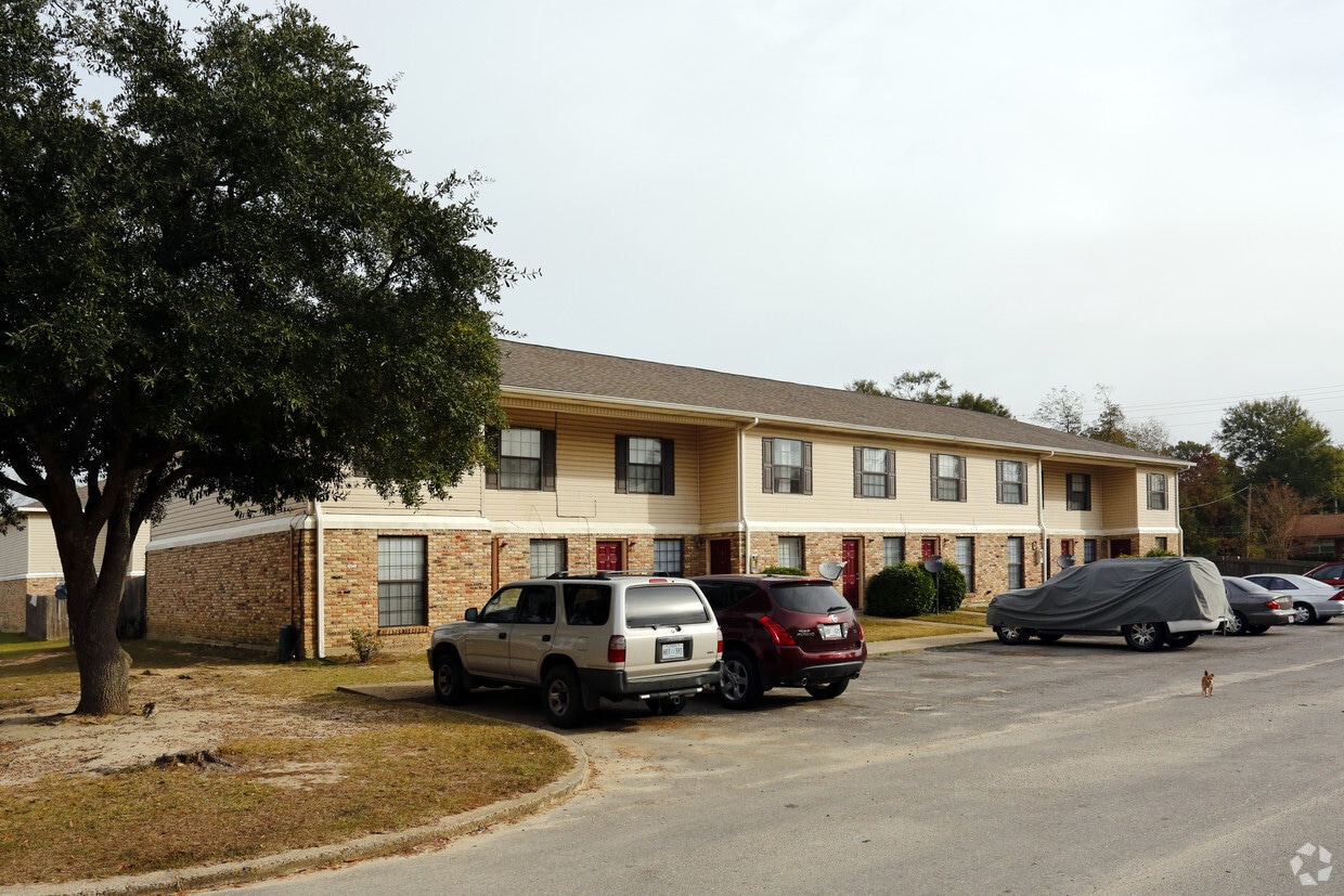 Building Photo - Richardson Town Houses