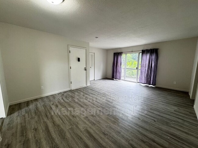 Building Photo - 8620 Countryshire Ln
