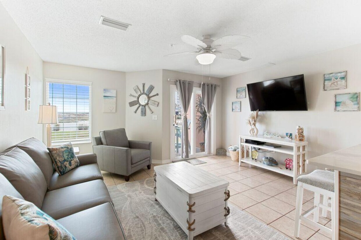 Foto principal - 572 E Beach Blvd