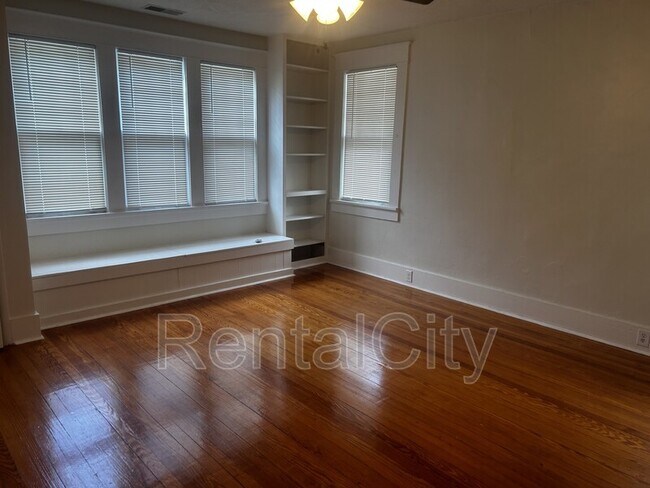 Foto del edificio - 332 Division Ave