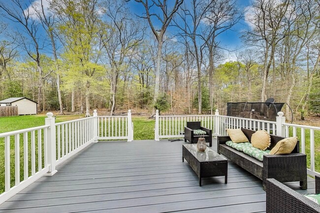 Building Photo - 2844 Deer Creek Ct