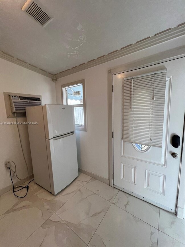 Building Photo - 1490 NW 34th St