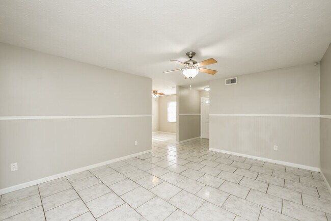 Building Photo - 308 Timber Creek Dr