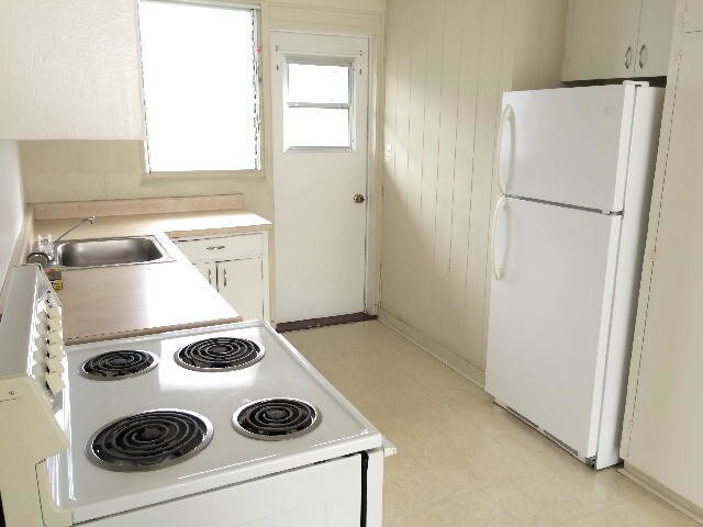 Building Photo - RANLEE ARMS 2/1/1 - TWO UNITS AVAILABLE