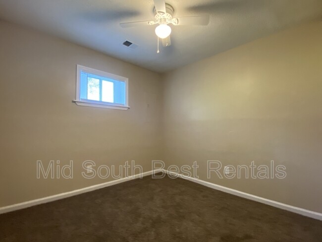 Foto del edificio - 2119 Benford St