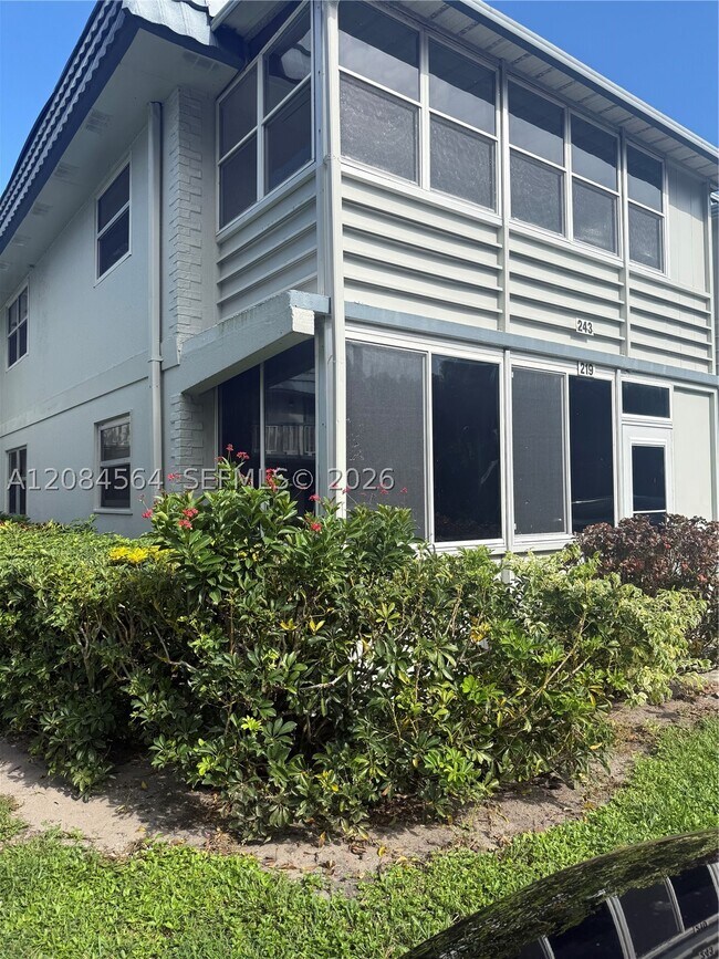 Building Photo - 219 Tuscany D