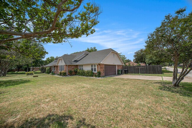 Foto del edificio - Nestled in the heart of Southlake, this be...