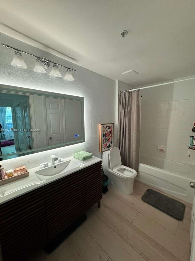 Foto del edificio - 533 NE 3rd Ave