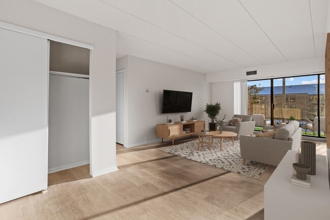 Building Photo - Imperial Manor III Apartments