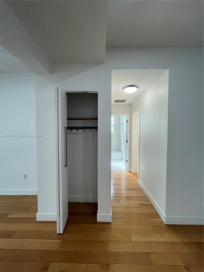 Foto del edificio - 2021 Meridian Ave