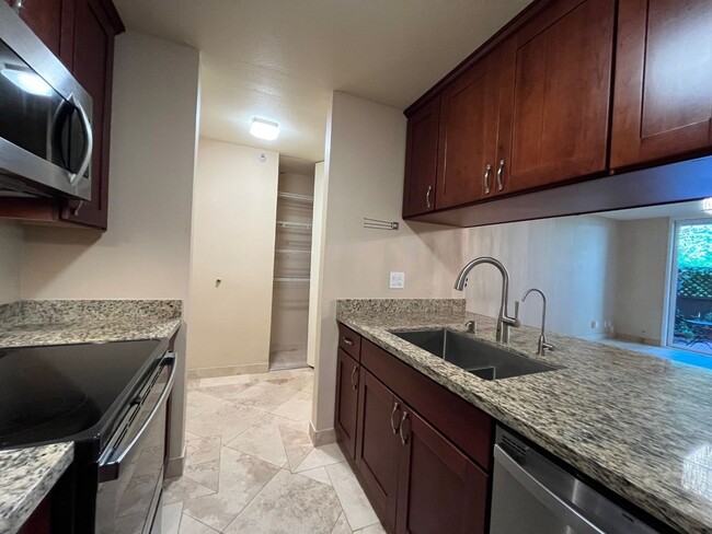 Foto del edificio - Gorgeous Updated Shelter Creek Condo Avail...