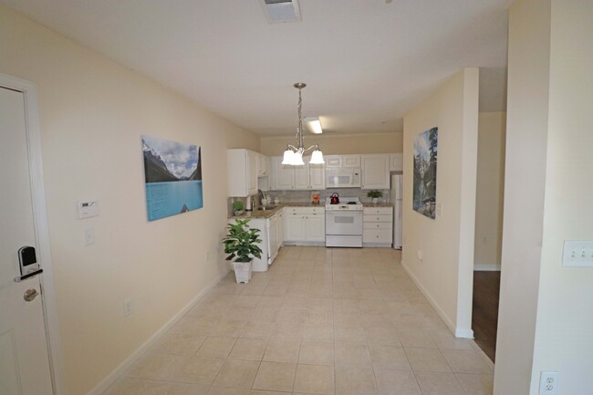 Dining area - 2500 Friedland Pl