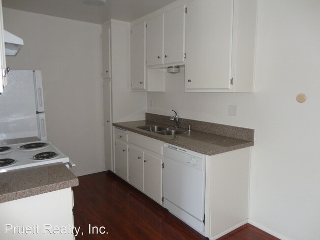 Building Photo - 2146 Sunset Cliffs Blvd