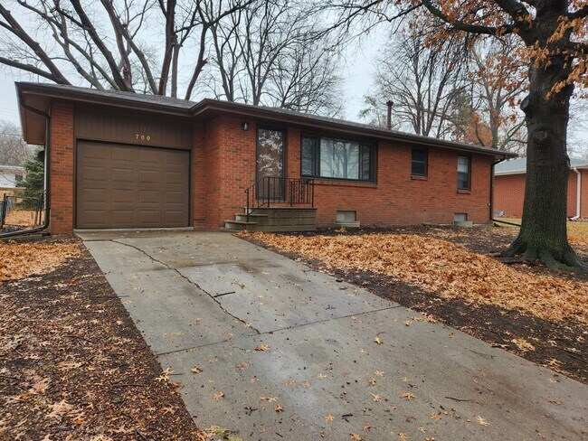 Building Photo - 700 N 68th St