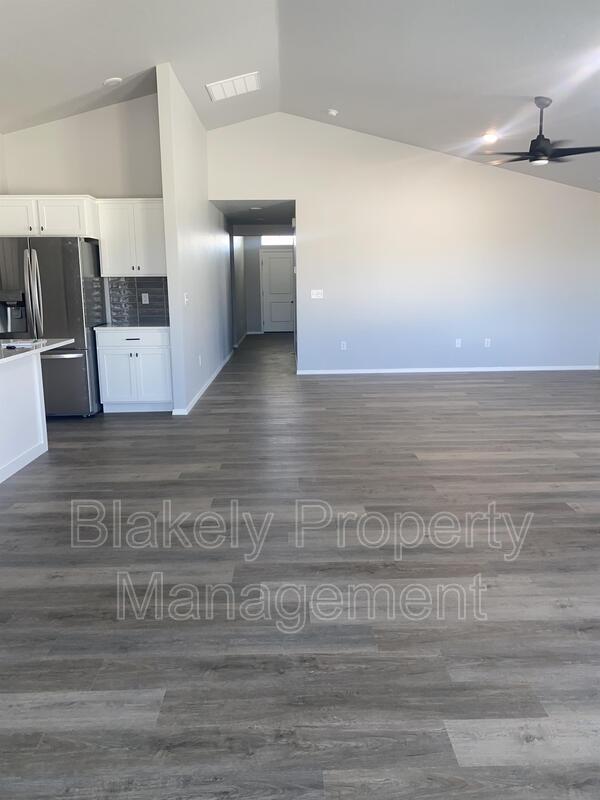 Building Photo - 1415 Carrol Town Wy