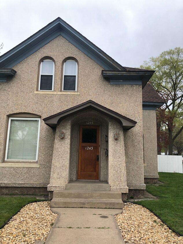 1245 Jackson St, La Crosse, WI 54601 Townhome Rentals in La Crosse WI