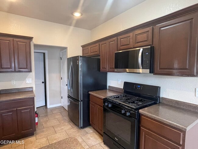 Building Photo - 11726 Dos Palmas Dr