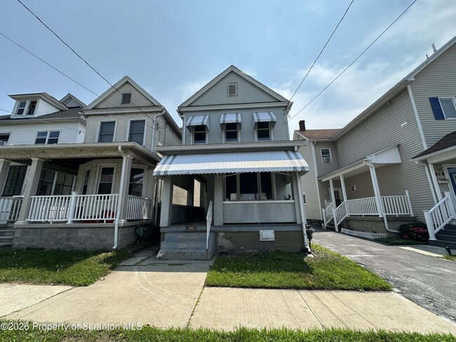 Foto del edificio - 615 S Webster Ave