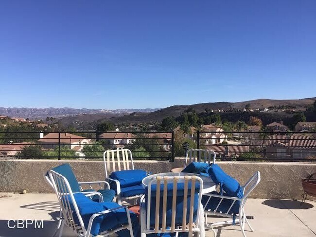 Building Photo - 3 br, 2 bath House - 1645 Calle De Oro