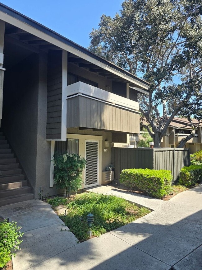 Building Photo - IRVINE 1 BEDROOM 1 BATH CONDO $2250