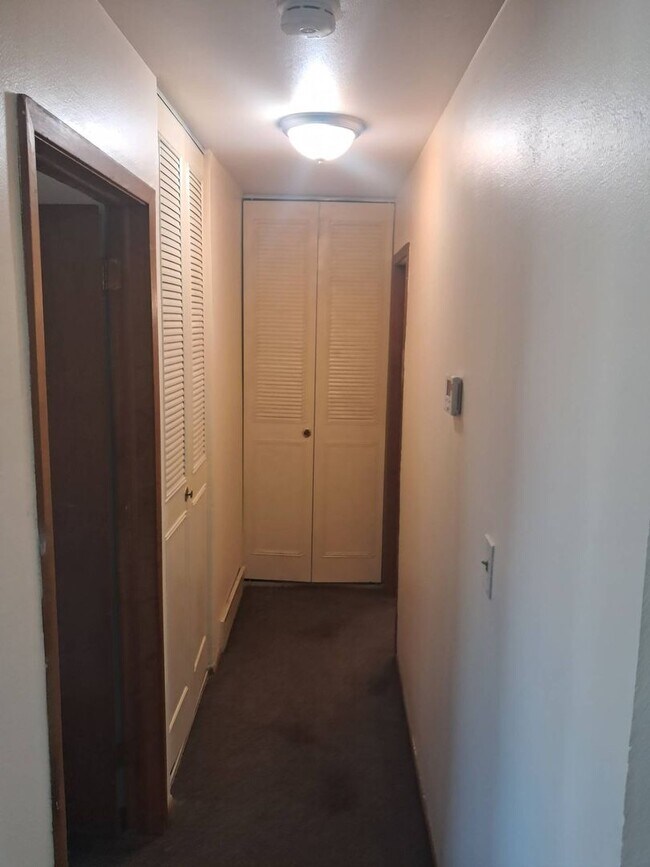 Foto del edificio - 6011 W Port Ave