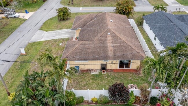 Building Photo - 6130 Francis St