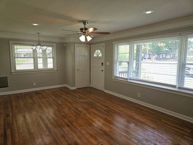 Building Photo - Renovated Marietta Brick Bungalow for Lease