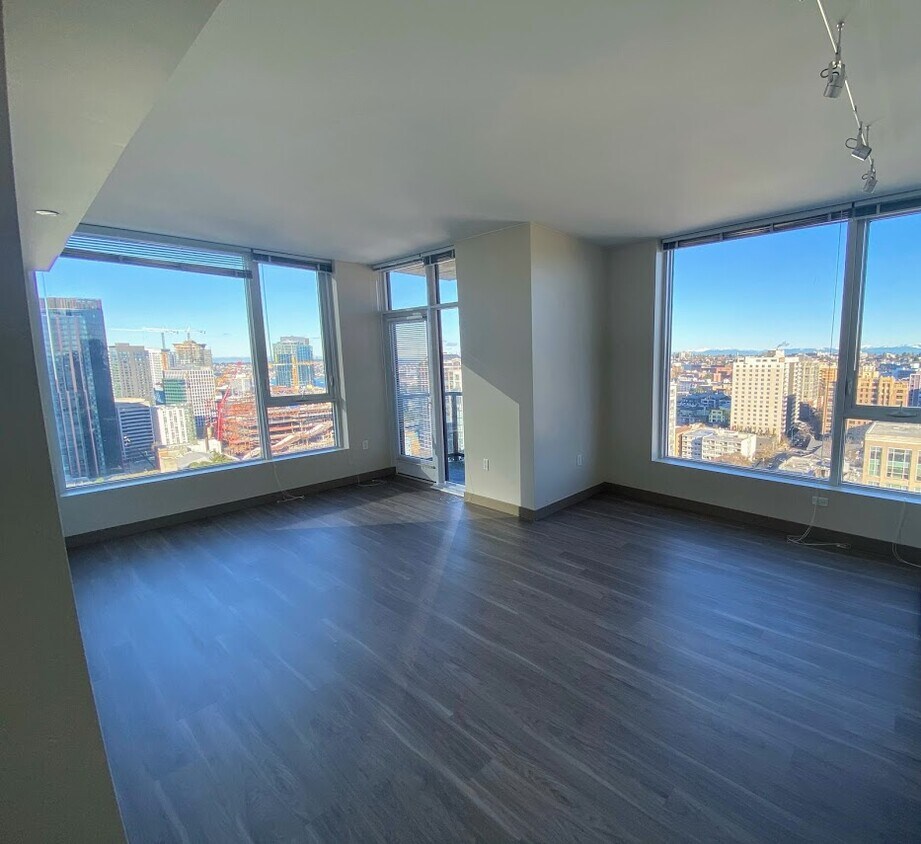 Living Room - 801 Seneca St