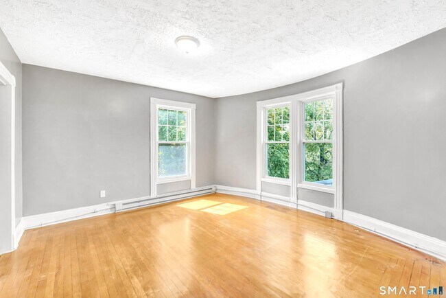 Building Photo - 484 Waterville St