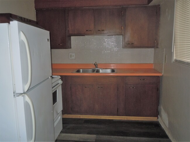 Building Photo - 1100 Arrowhead Dr
