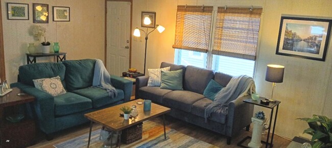 Building Photo - Valley Junction Gem - FURNISHED RENTAL