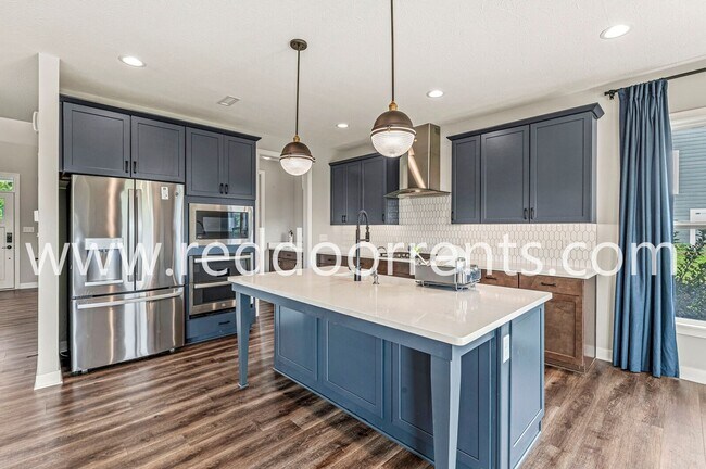 Foto del edificio - Coming Soon! Charming 4-Bed Home in Nobles...