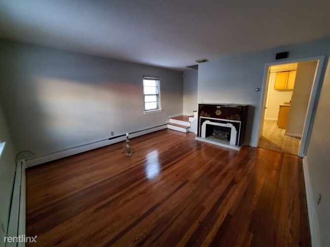 Building Photo - 2 br, 1 bath House - 68 Ludlow St