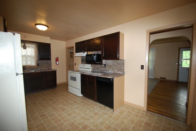 Kitchen - 1609 6th St