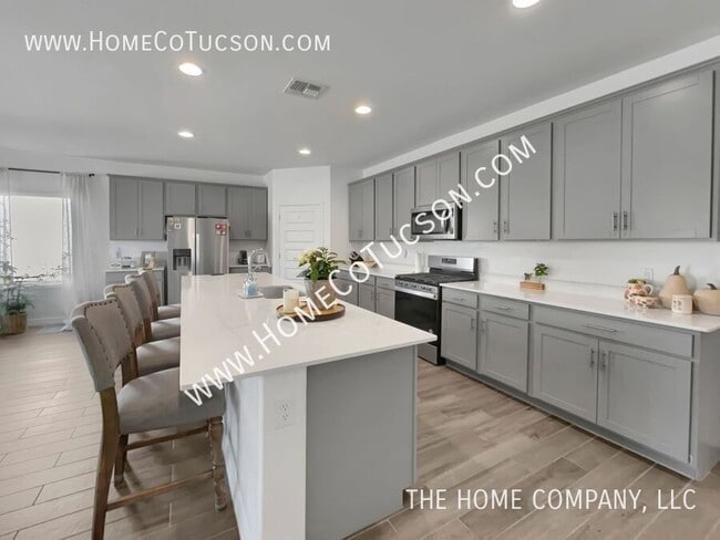 Building Photo - 5558 W Summer Vw Dr
