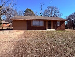 Building Photo - 4860 Leonard Rd