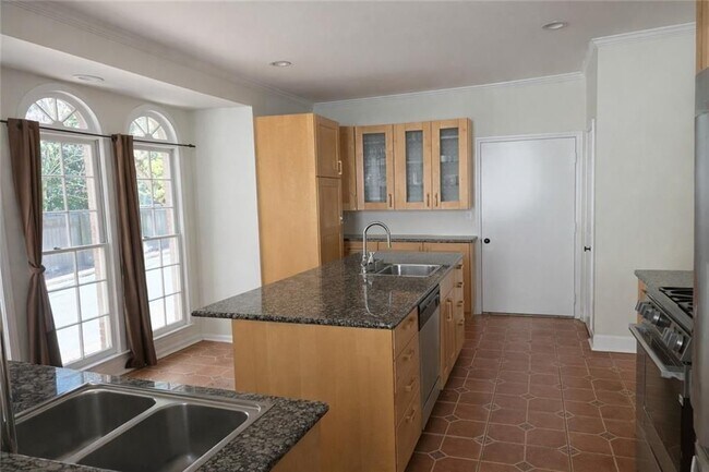 Building Photo - 1209 Wildcliff Cir