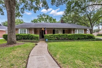 Building Photo - 10051 Meadow Lake Ln
