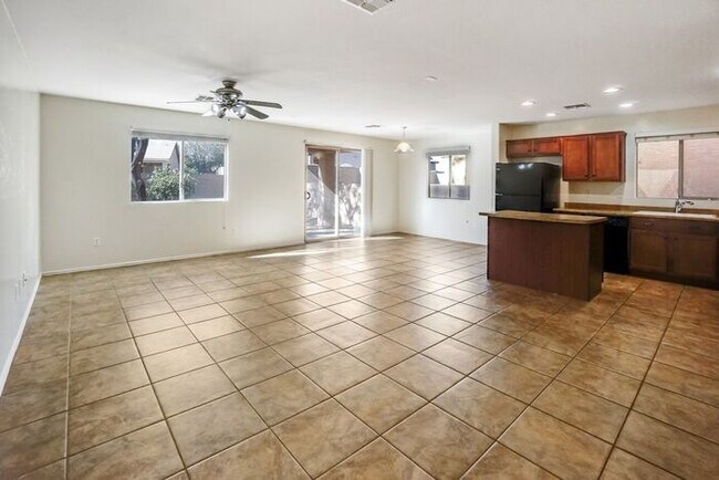 Building Photo - Modern 3BR Sahuarita Residence | 1,604 SQFT Functional Layout + 2-Car Garage