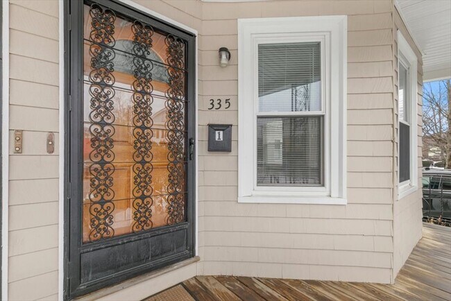 Foto del edificio - 335 Salem St