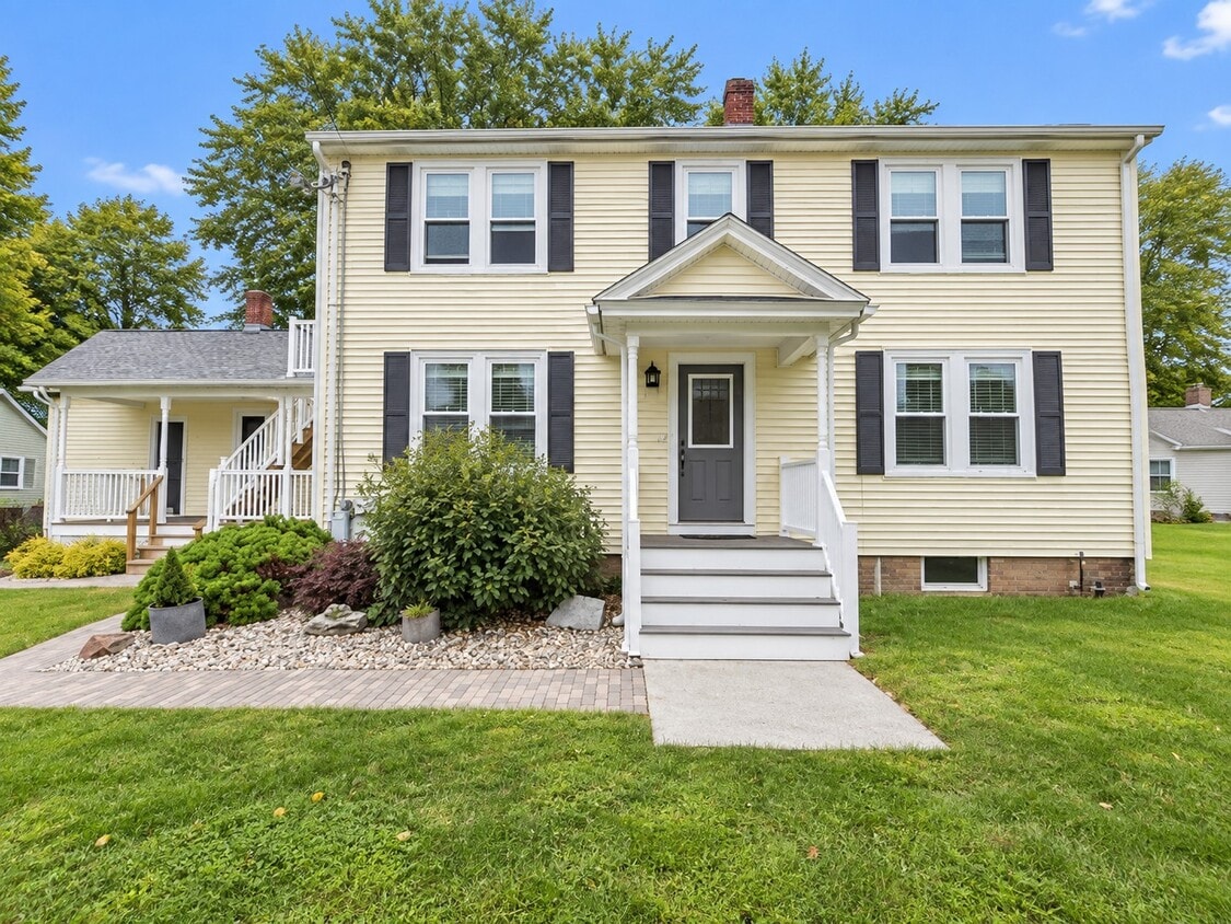 Photo - 98 Stockbridge St (Hadley, MA)
