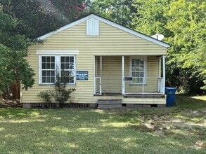 Building Photo - 2632 Desoto St