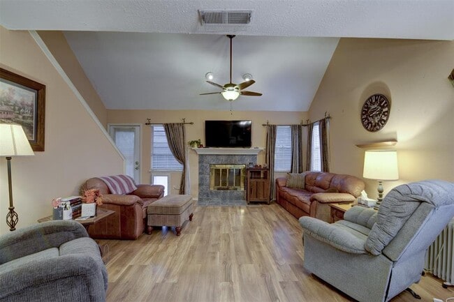 Building Photo - 16822 Rippling Mill Dr
