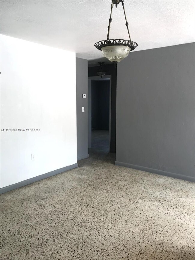 Foto del edificio - 3121 NW 103rd St