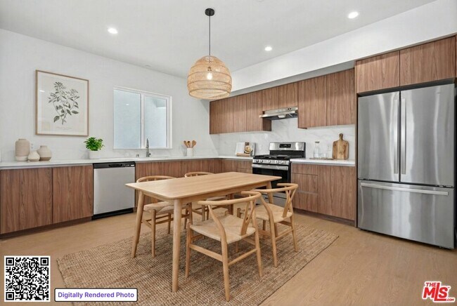 Foto del edificio - 1717 Winona Blvd